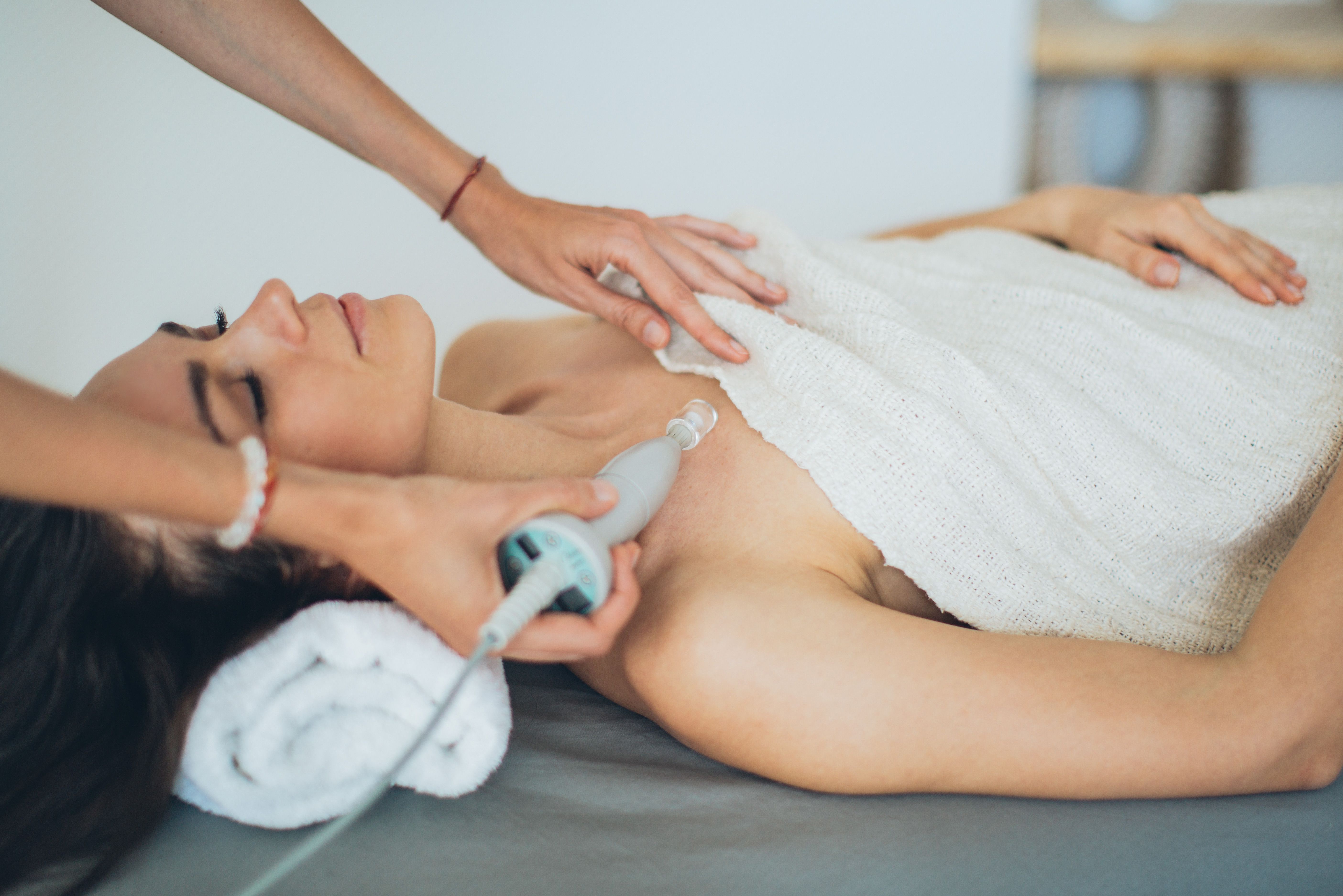 RF microneedling treatment session
